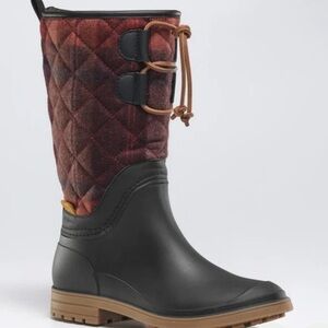 Kamik Stylish Quilted Women's Boots - Black and Red